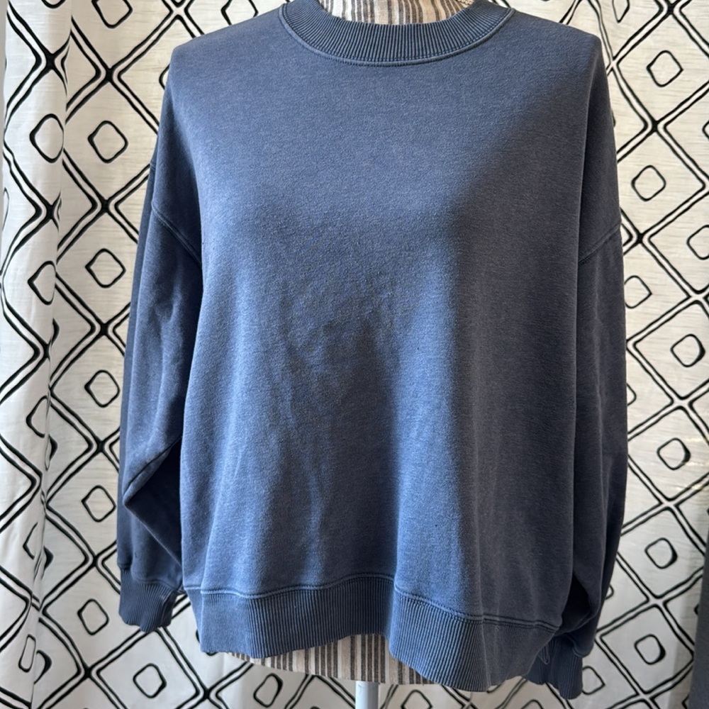 American Eagle Outfitters Basic Essential Crewneck Light Fraying Women’s XS